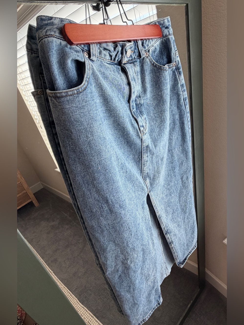 GREY LAB High-Waisted Denim Maxi Skirt with Front Slit - Light Wash - Picture 4 of 6